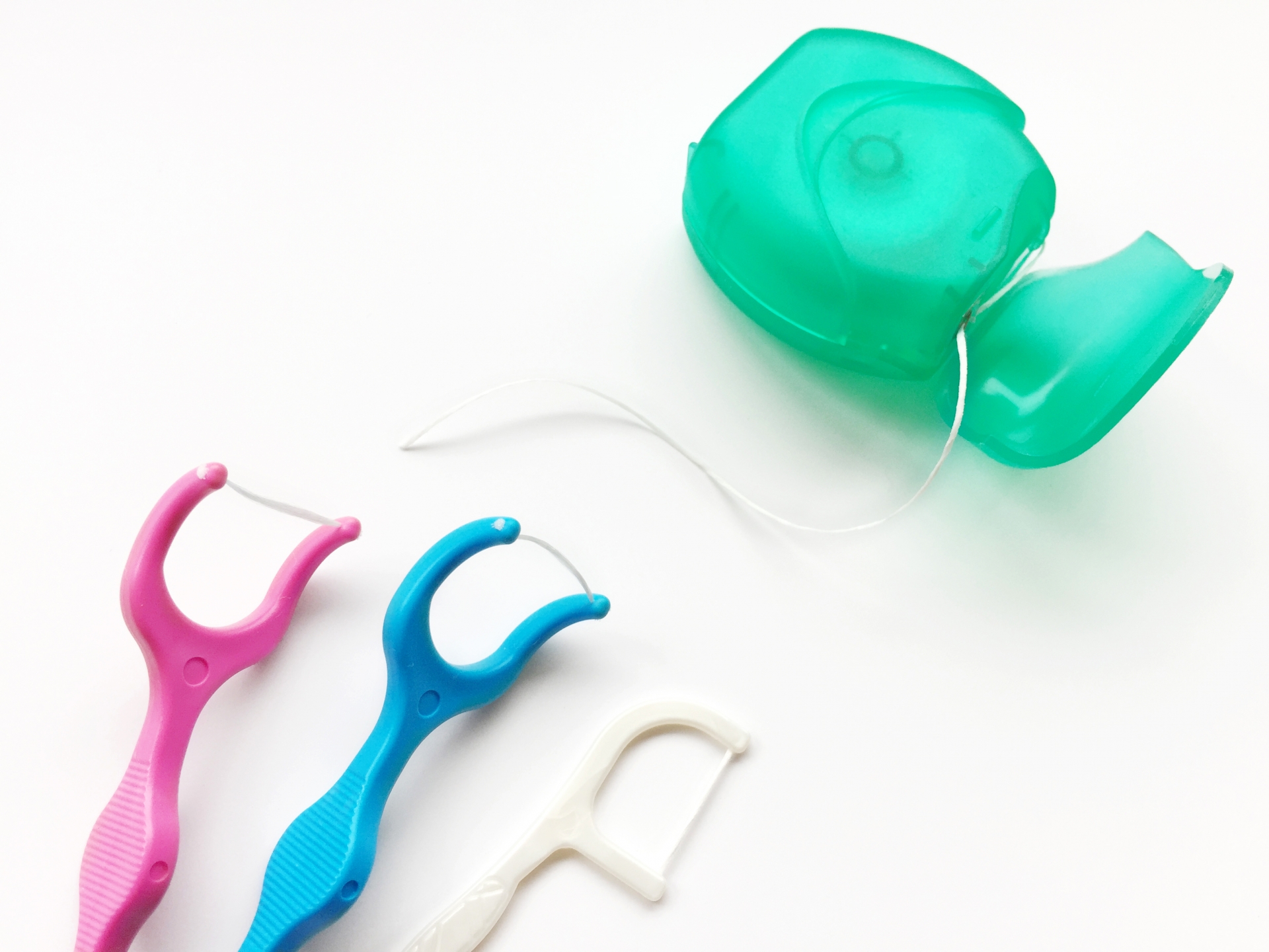 さまざまなタイプのデンタルフロス